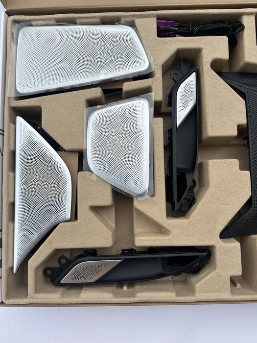 Bowers&Wilkins BMW G30 комплект сіток з підсвіткою декор салону