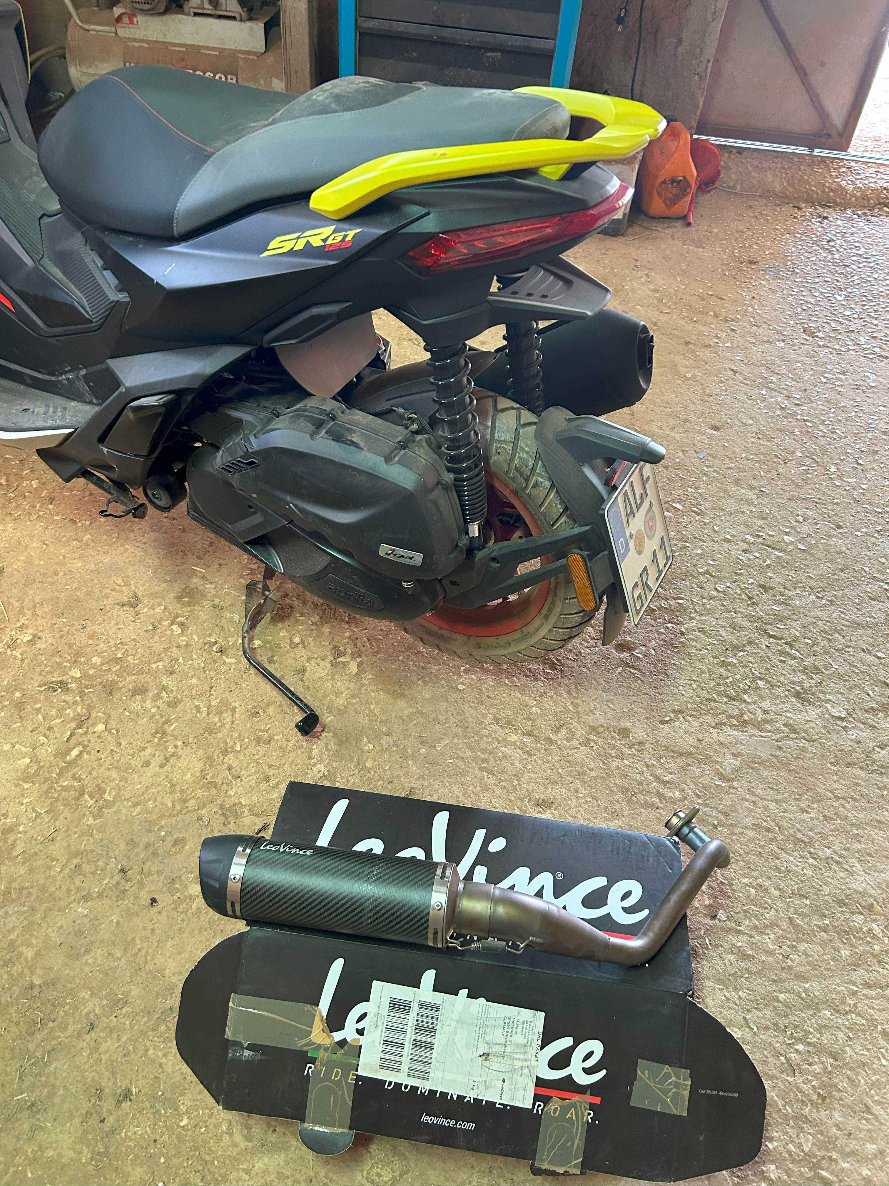 Escape Aprilia SR GT 125 200 Leo Vince Racing