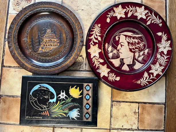 Stare talerze zakopiańskie i szkatułka rzeźbione
