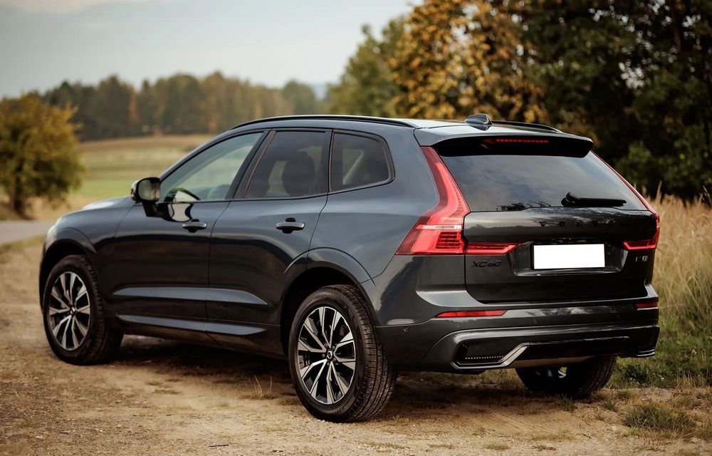 Volvo XC60 B5 AWD Plus Dark
