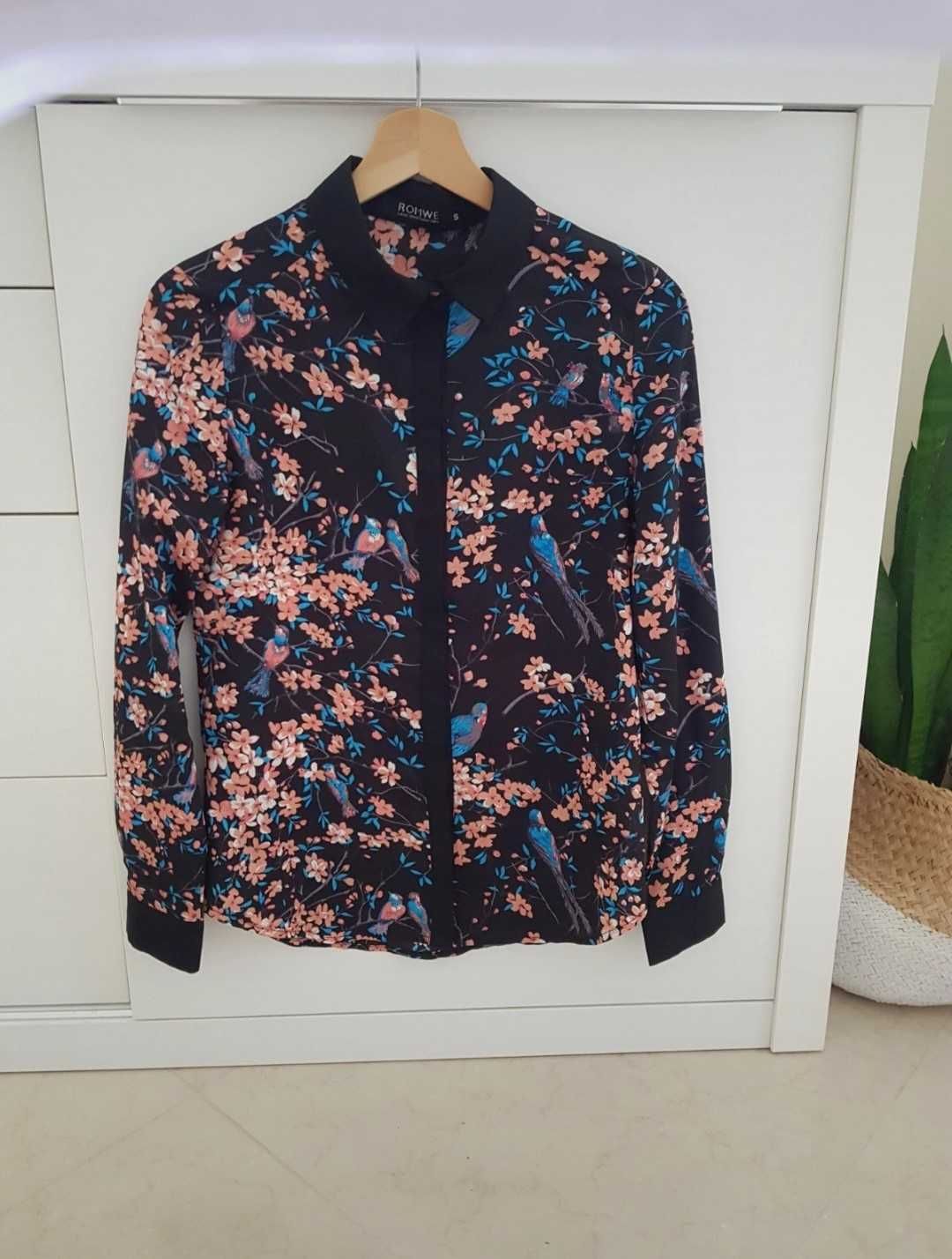 Camisa padrão floral