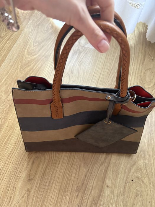 Жіноча шкіряна сумка Burberry