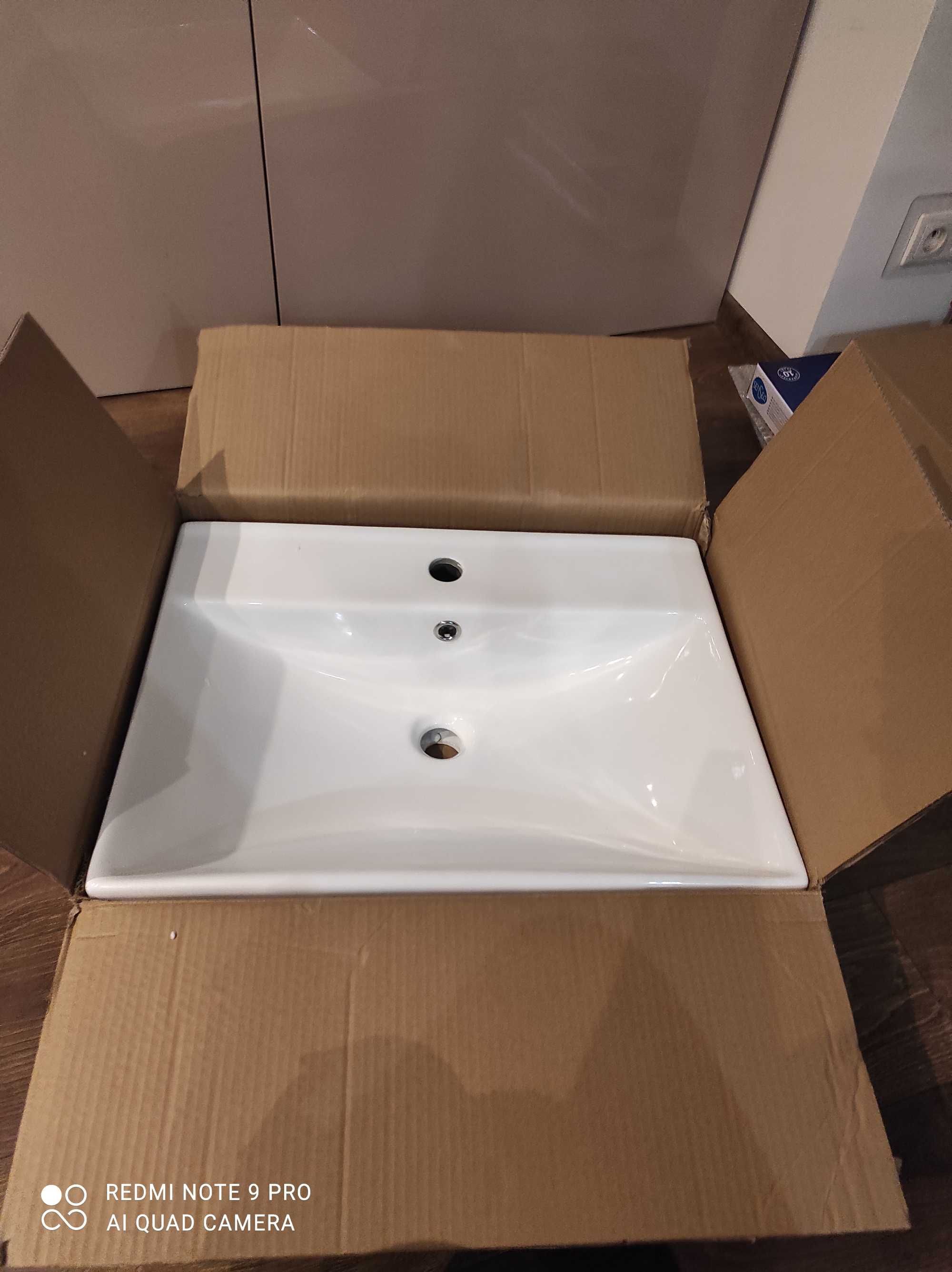 Umywalka ceramiczna Vena 60 x 45 Mirano