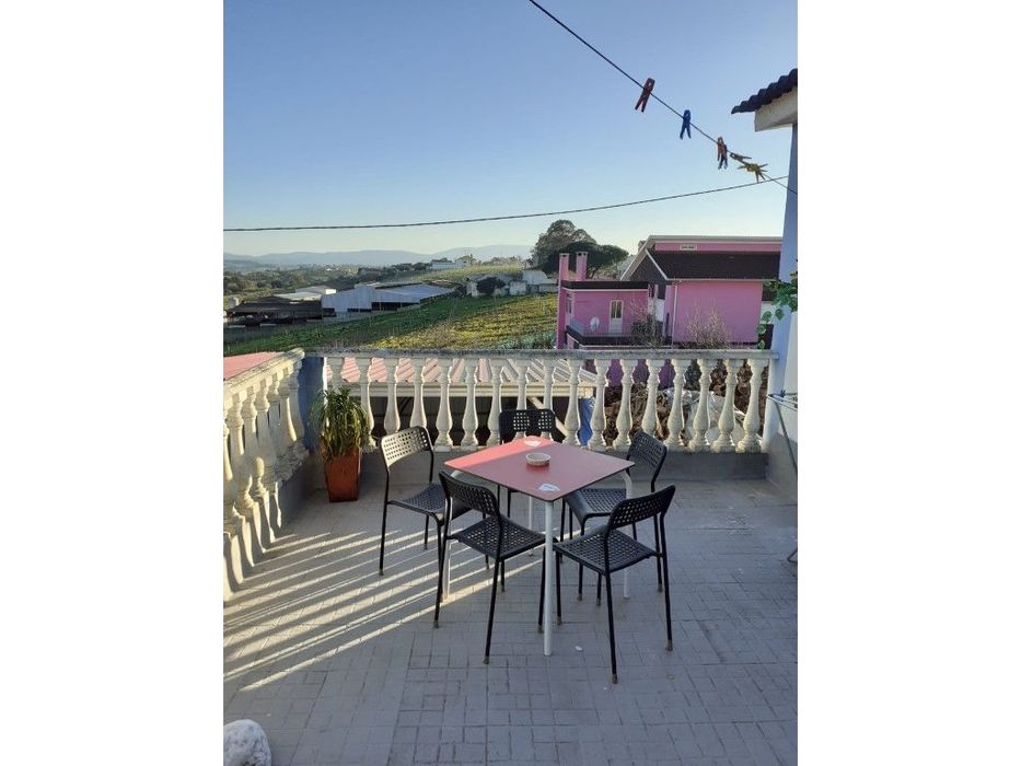 Moradia T3 com Restaurante, Café/Minimercado e Terreno | Painho - C...