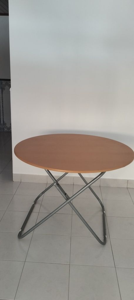Mesa de jantar/ Dobrável