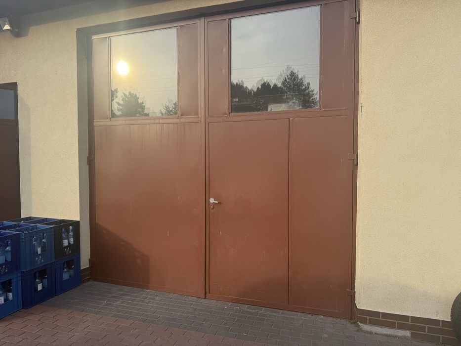 Brama garażowa 350x350 z drzwiami