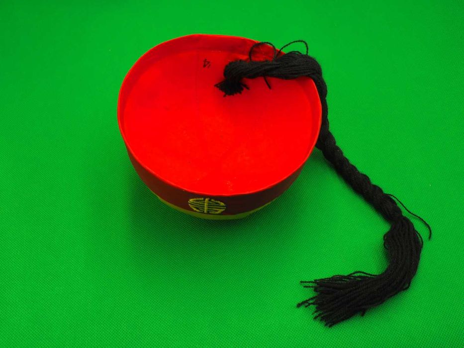 CHIŃSKA CZAPKA dla dziecka, ORYGINAŁ, "stamtąd" NIEUŻYWANA mandaryn