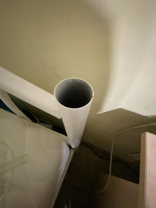 Ліжко металеве біле