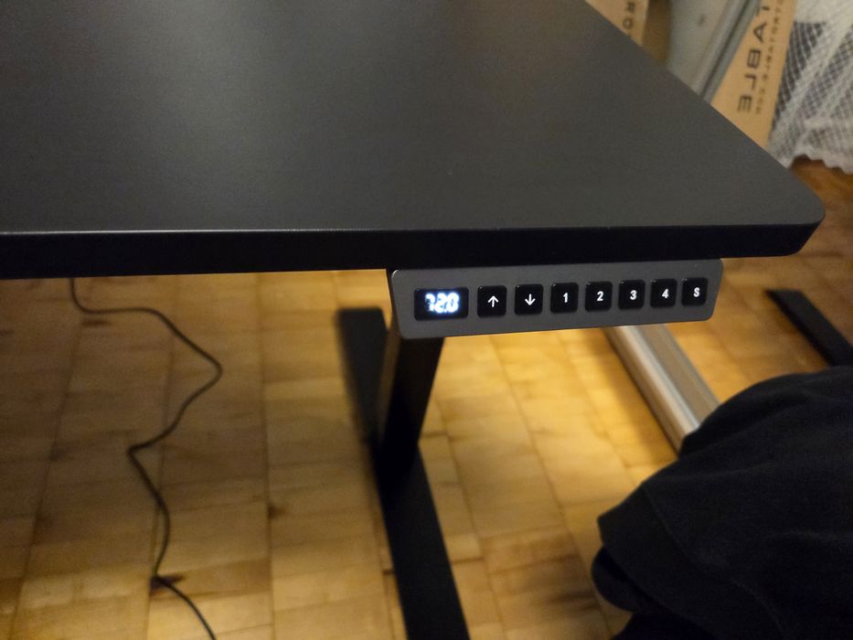 Стіл з регульованою висотою E-Table чорний 120×675 (стан відмінний)