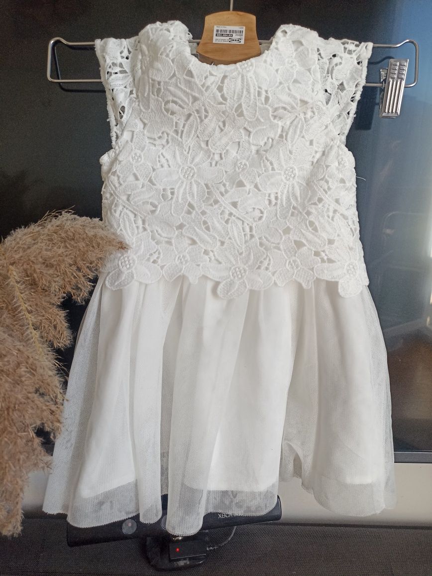 Sukienka sukieneczka biała dziewczęca koronka 92