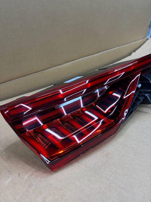 Задние фары AUDI Q8