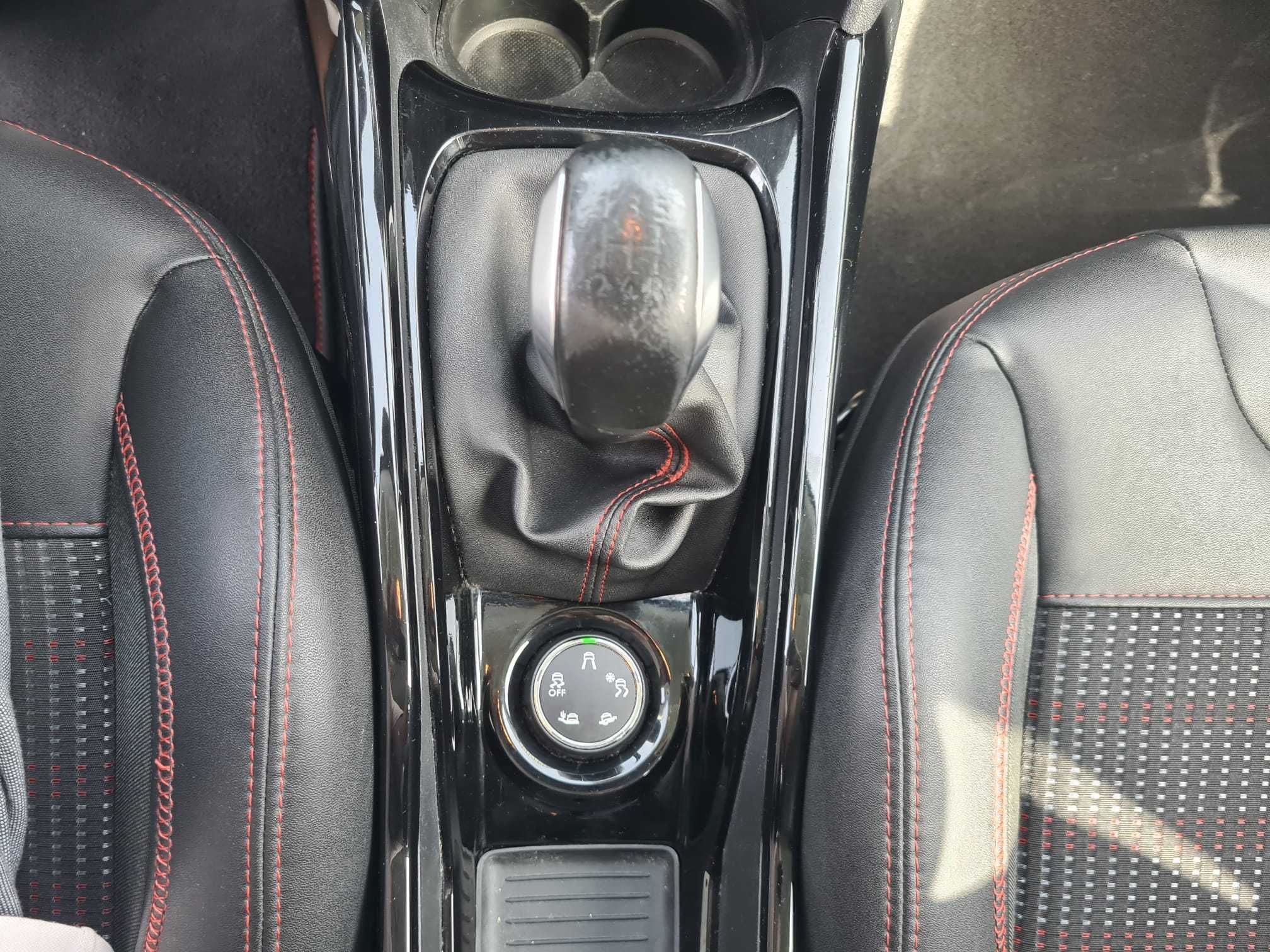Peugeot 2008  1.2 PureTech GT Line APENAS 94.000 km