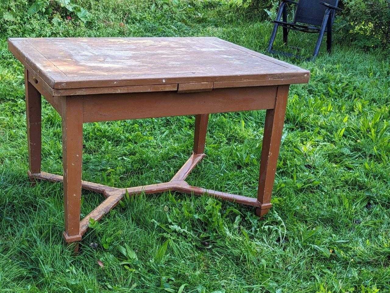 drewniany stół prostokątny