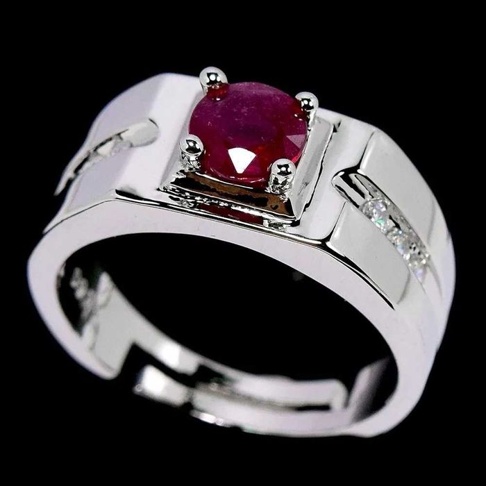 Кольцо с кроваво красным рубином размер