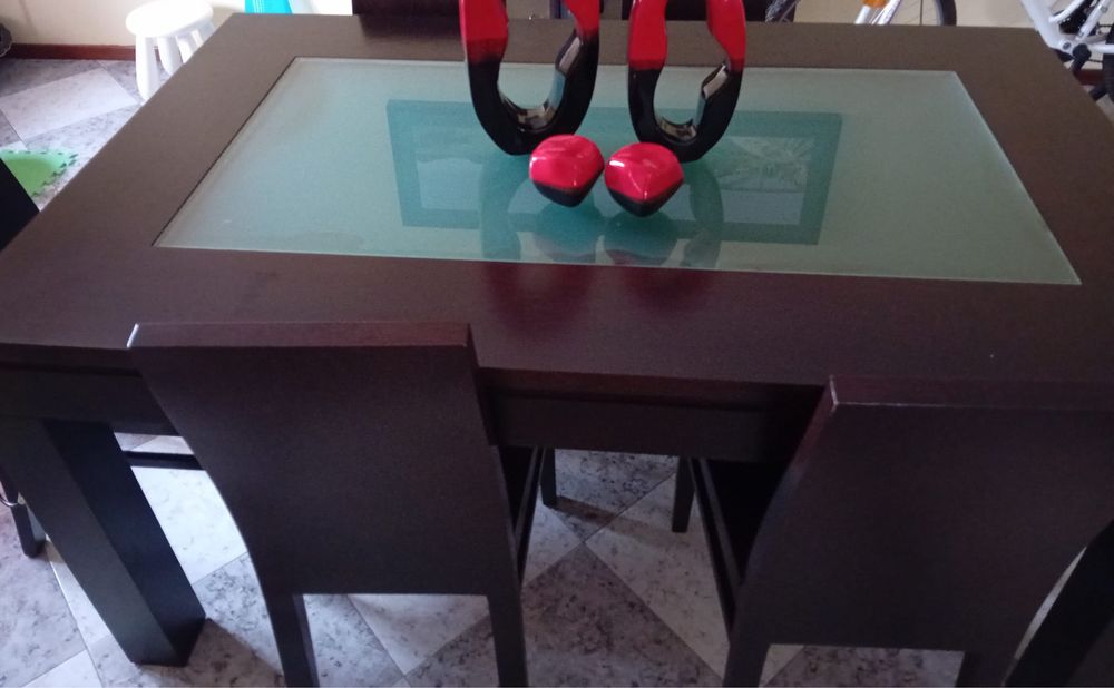 Mesa wenge com 6 cadeiras