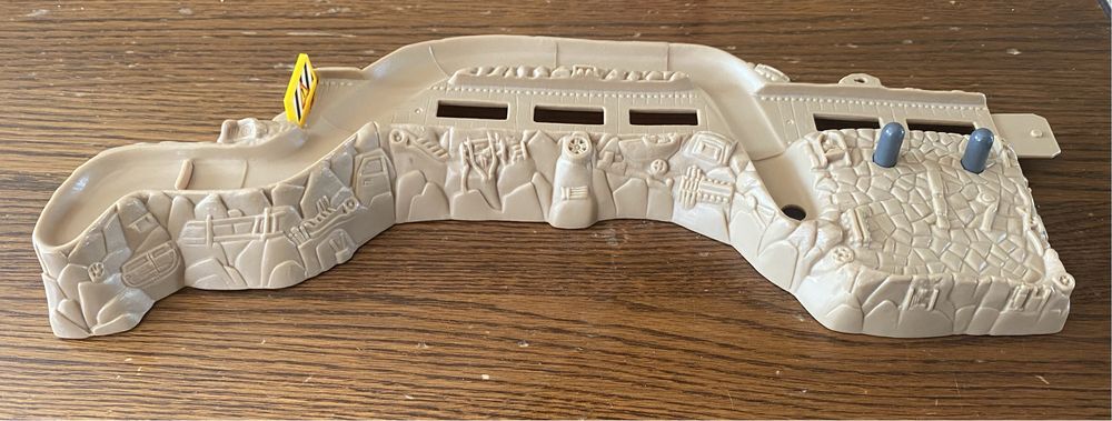 Hot wheels tornado track M2057