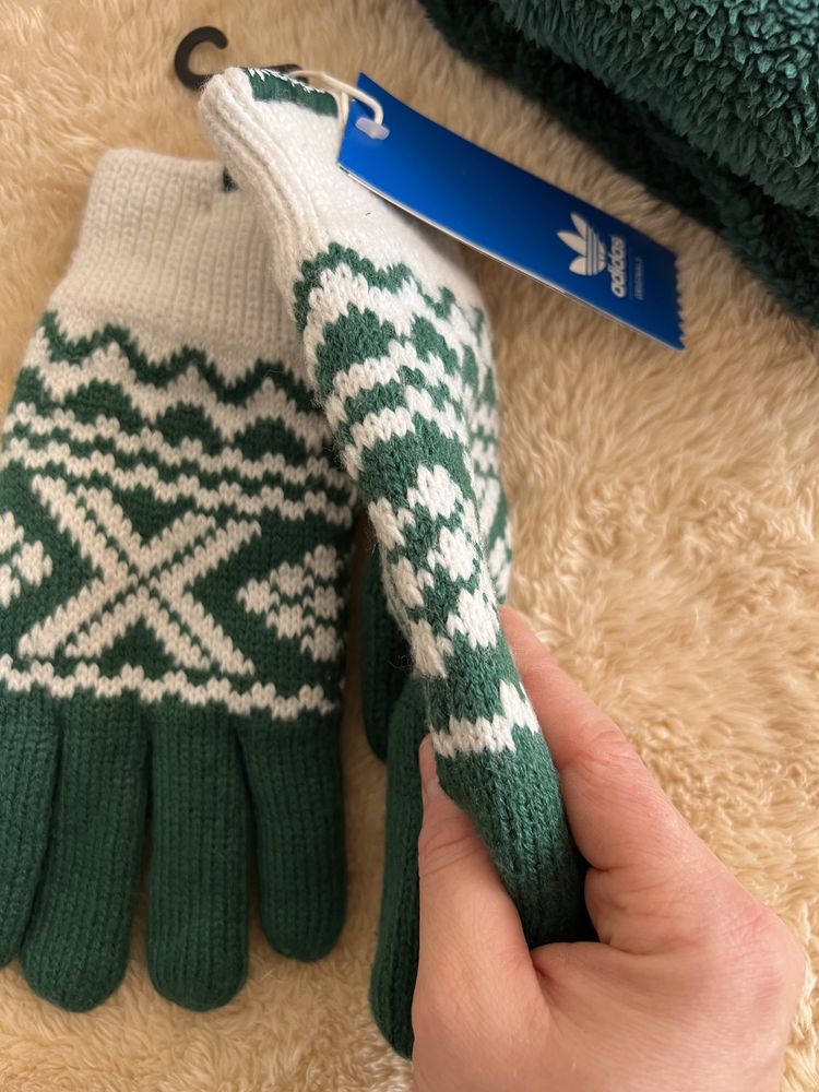 Комплект Adidas шапка+перчатки