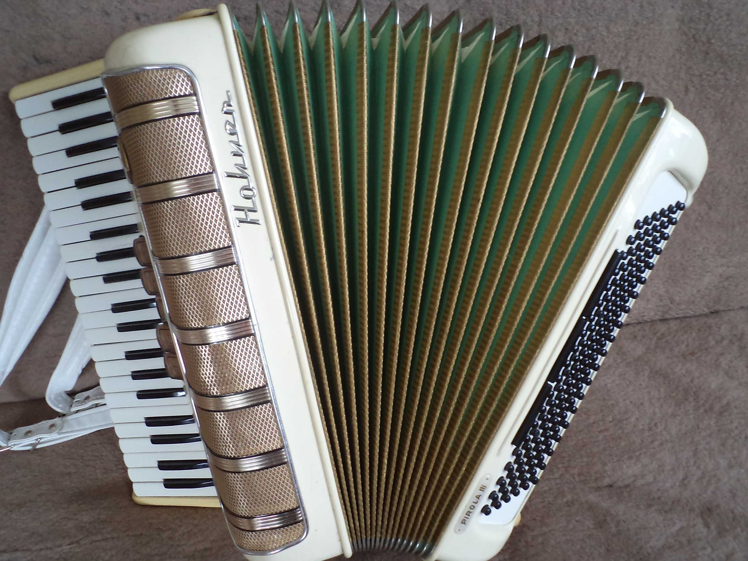 Akordeon Hohner Pirola III