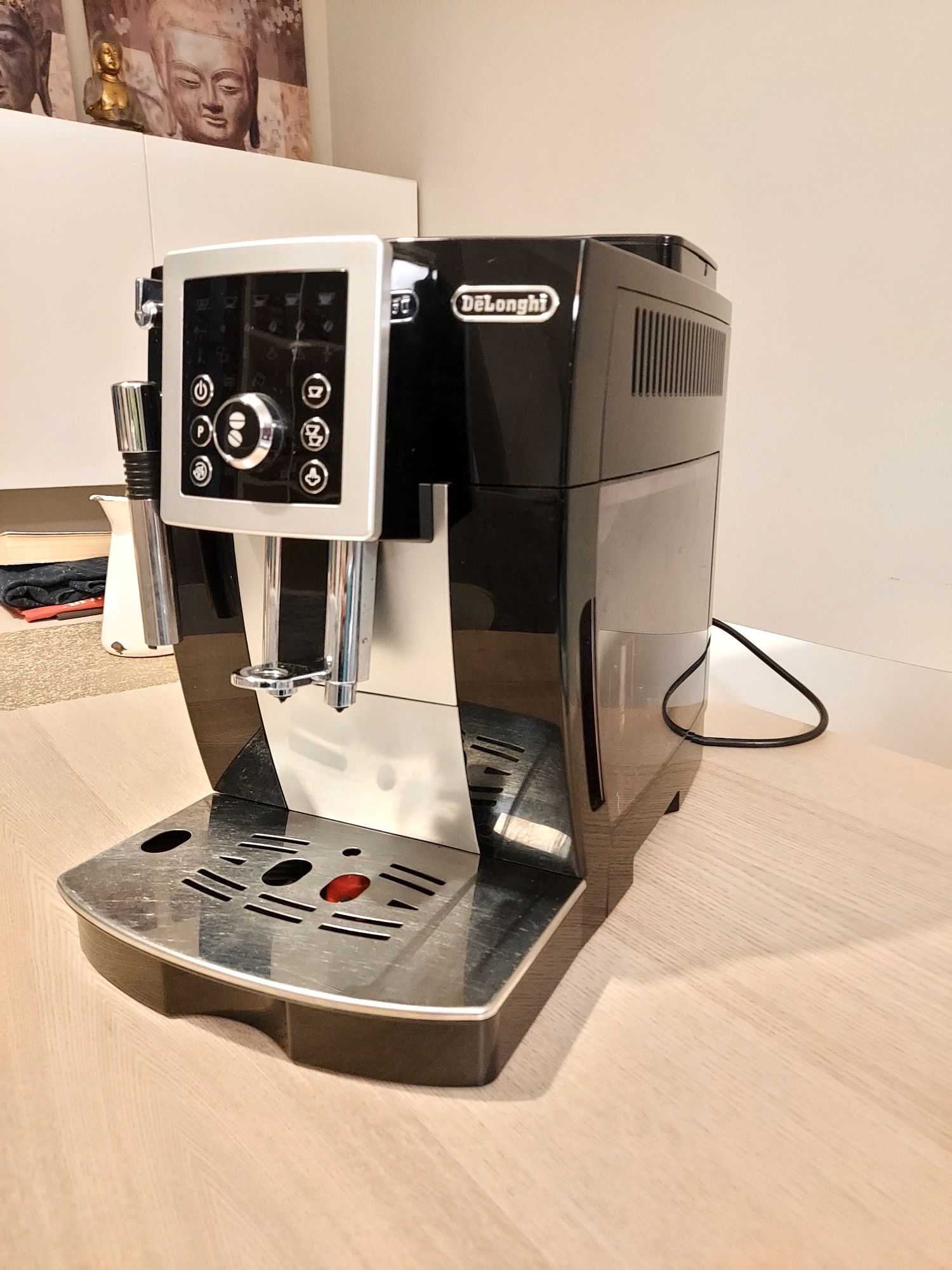 Máquina café automática DéLonghi Intensa