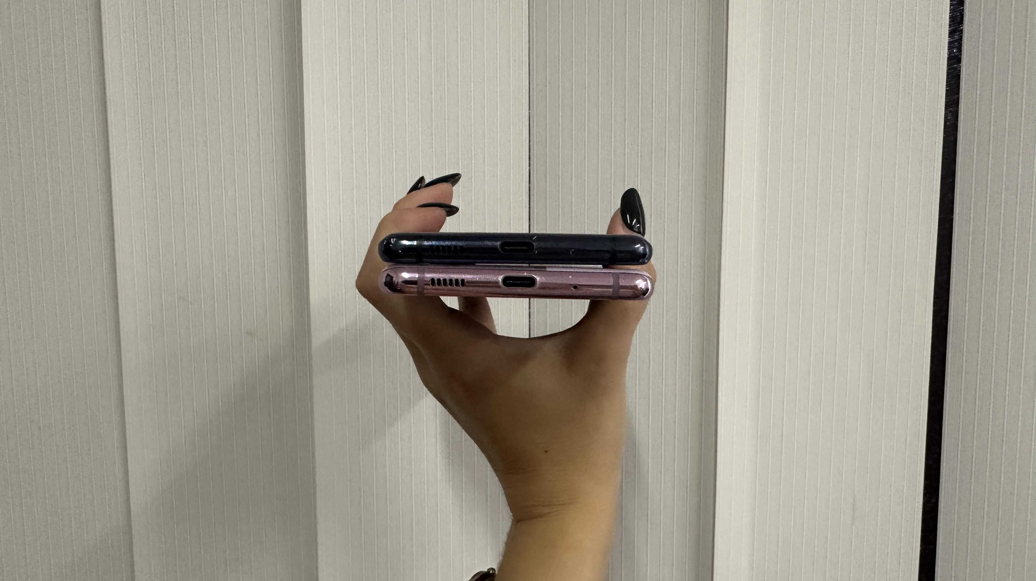 Samsung Galaxy S20 FE 128GB Navy/Red/Pink USED Оплата частинами