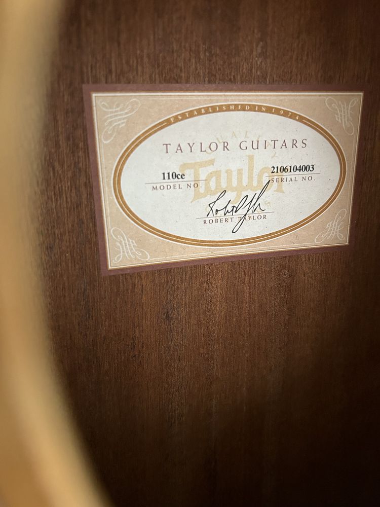Taylor 110CE Електроакустична гітара