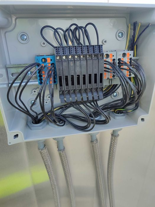 Eletricista geral  de construção e industrial