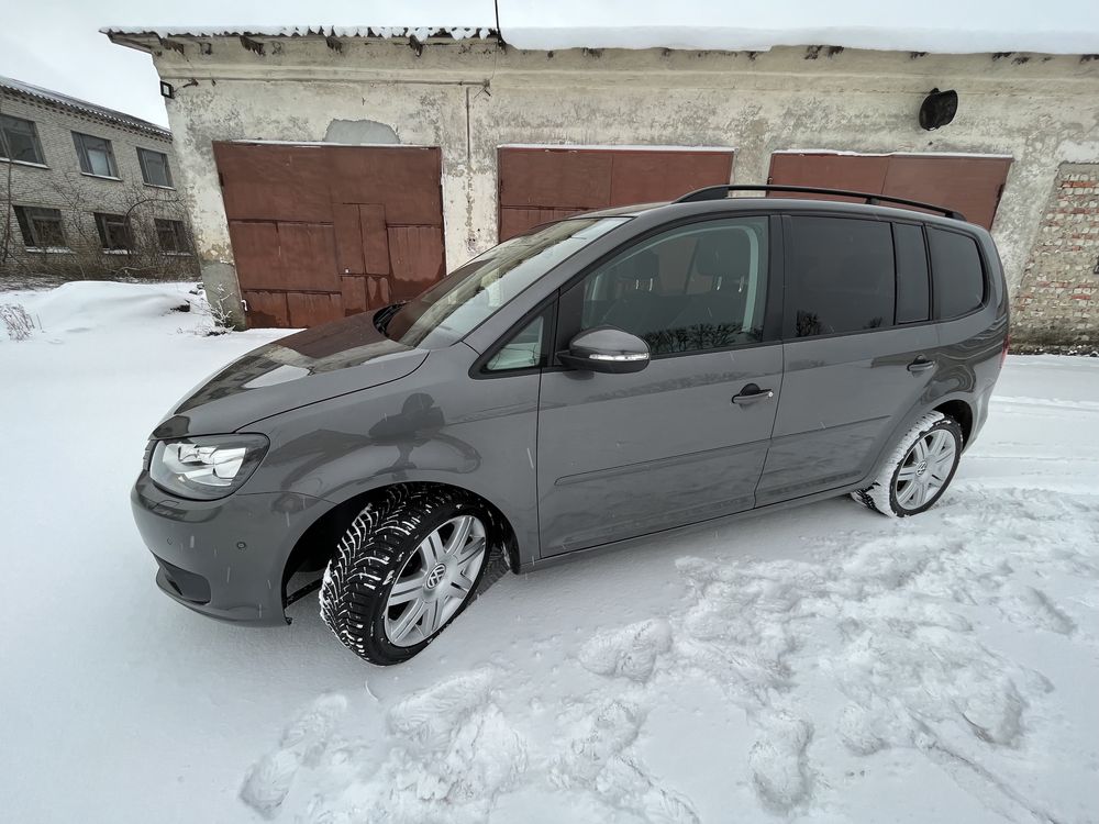 Volkswagen Touran 2013 рік