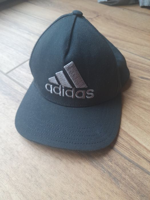 Czapka z daszkiem marki Adidas, stan idealny