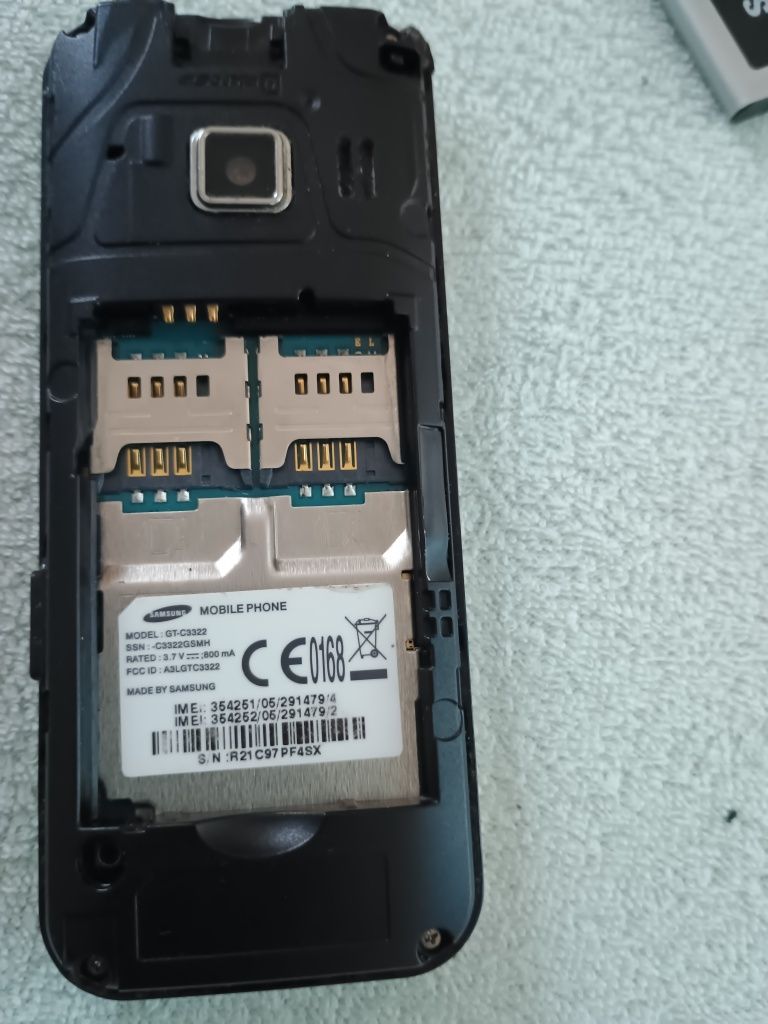 Telefon Samsung GT C3322 na dwie karty SIM