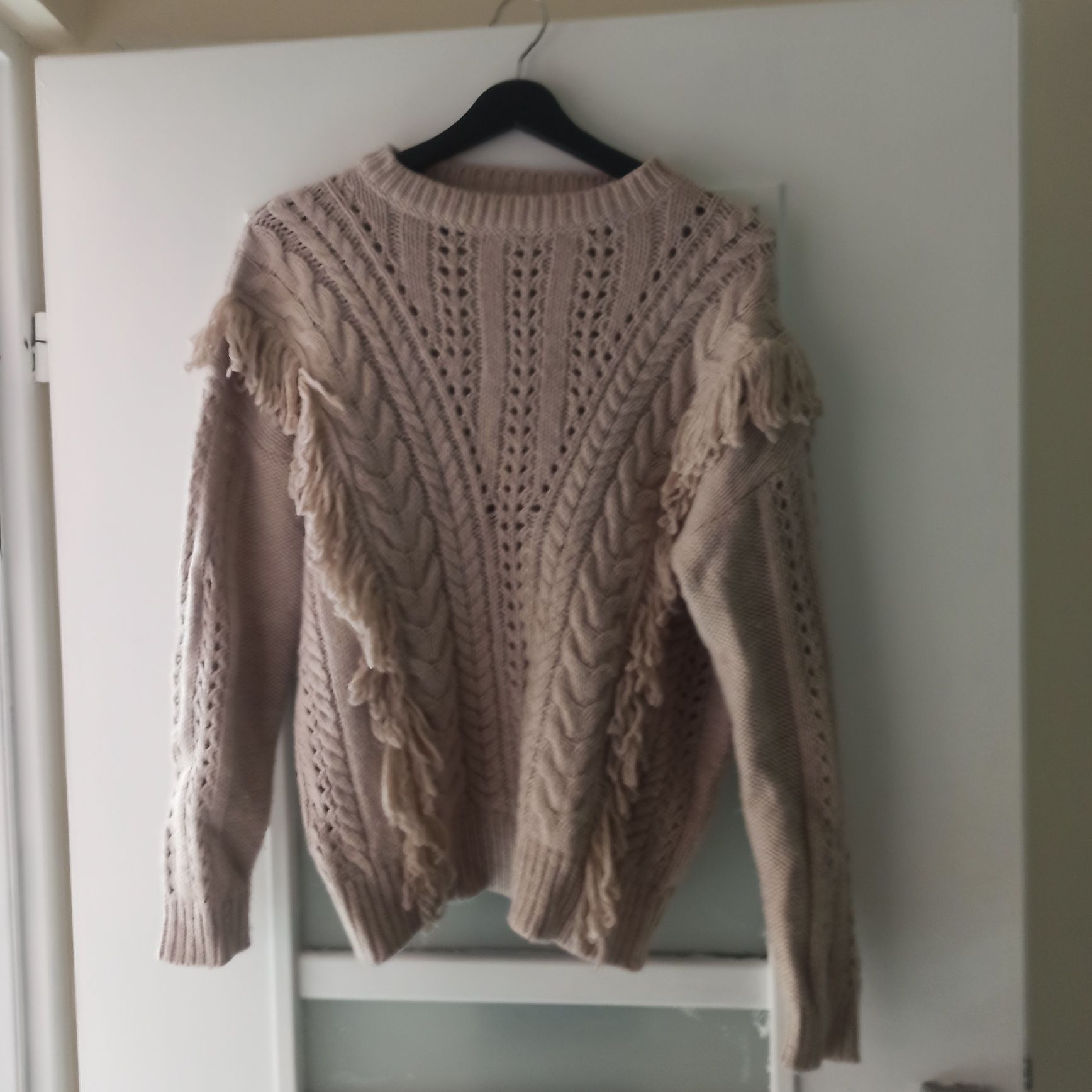 Sweter z frędzlami 40 L reserved