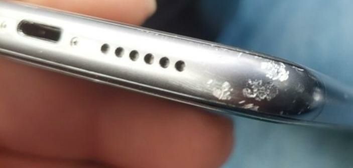 iPhone 11 64 GB  stan baterii 86 %