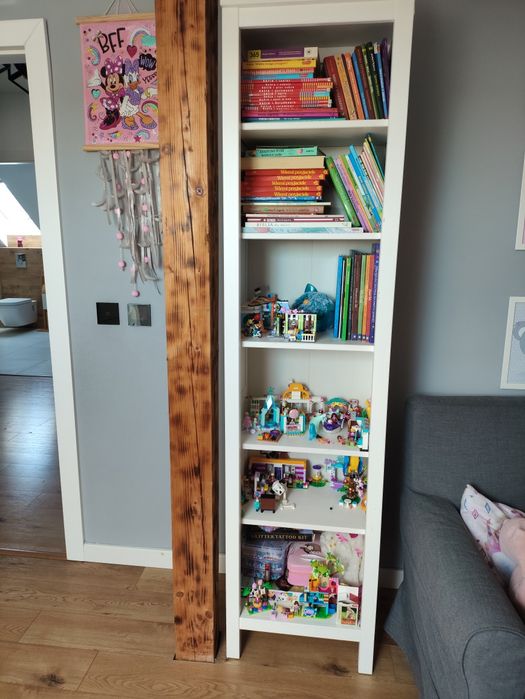 Meble drewniane Hacienda +regał na książki Hemnes