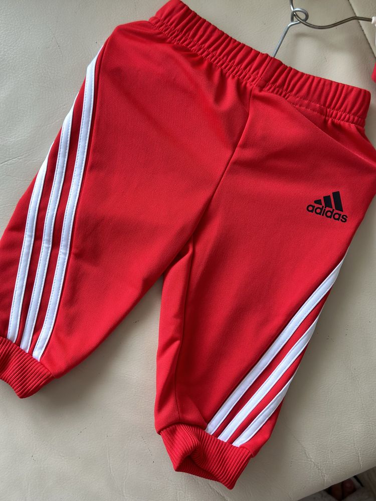 Оригінальний дитячий спортивний костюмчик Adidas