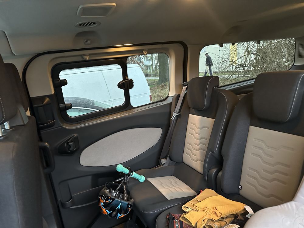 Ford Tourneo Custom 9 osobowy, 2018r cena brutto z vat 23%