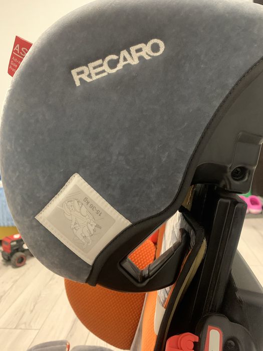 Дитяче автокрісло