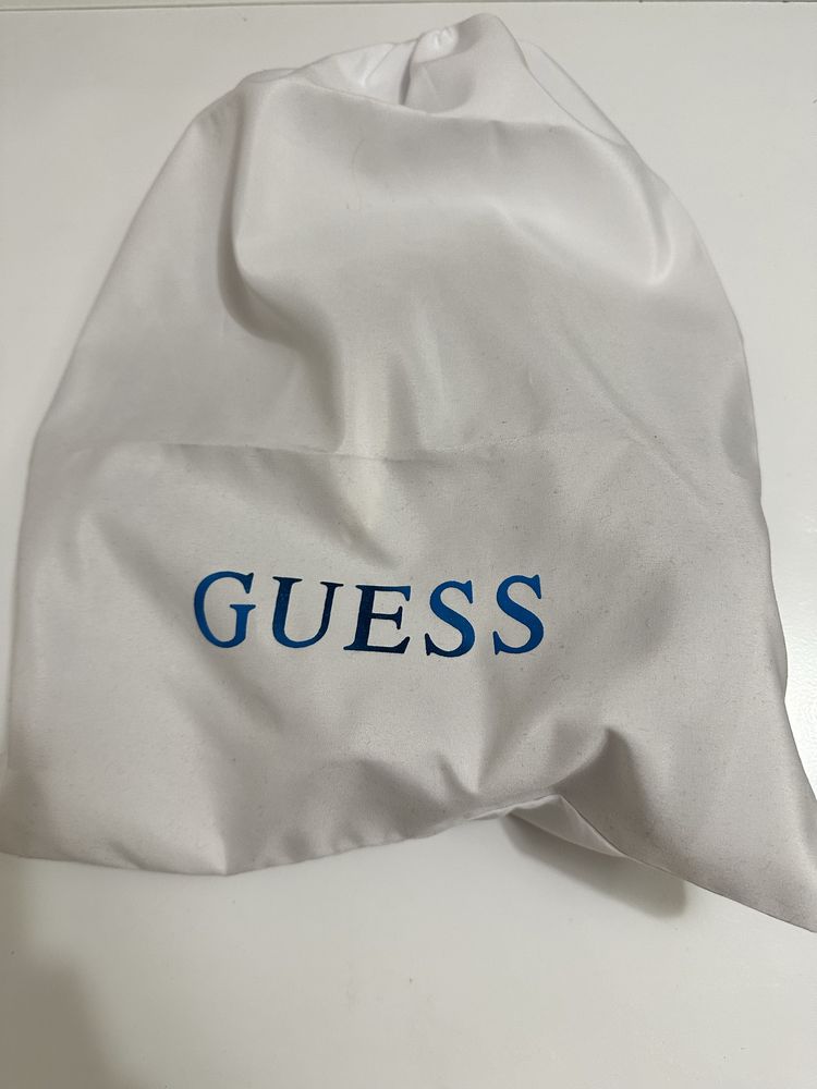 Черевики,ботінки,ботальйони Guess