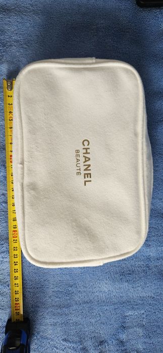 Chanel Kosmetyczka i lakier do paznokci Chanel oraz  tusz Lancome Idol