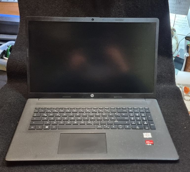 Laptop HP RTL8821CE 17 cali *AMD Athlon 3050u/Radeon/8gb/