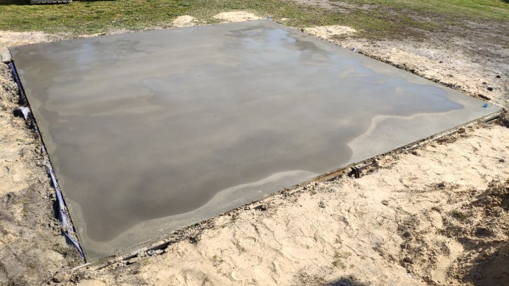 Wylewka betonowa garaż blaszak domek letniskowy fundament stopy beton