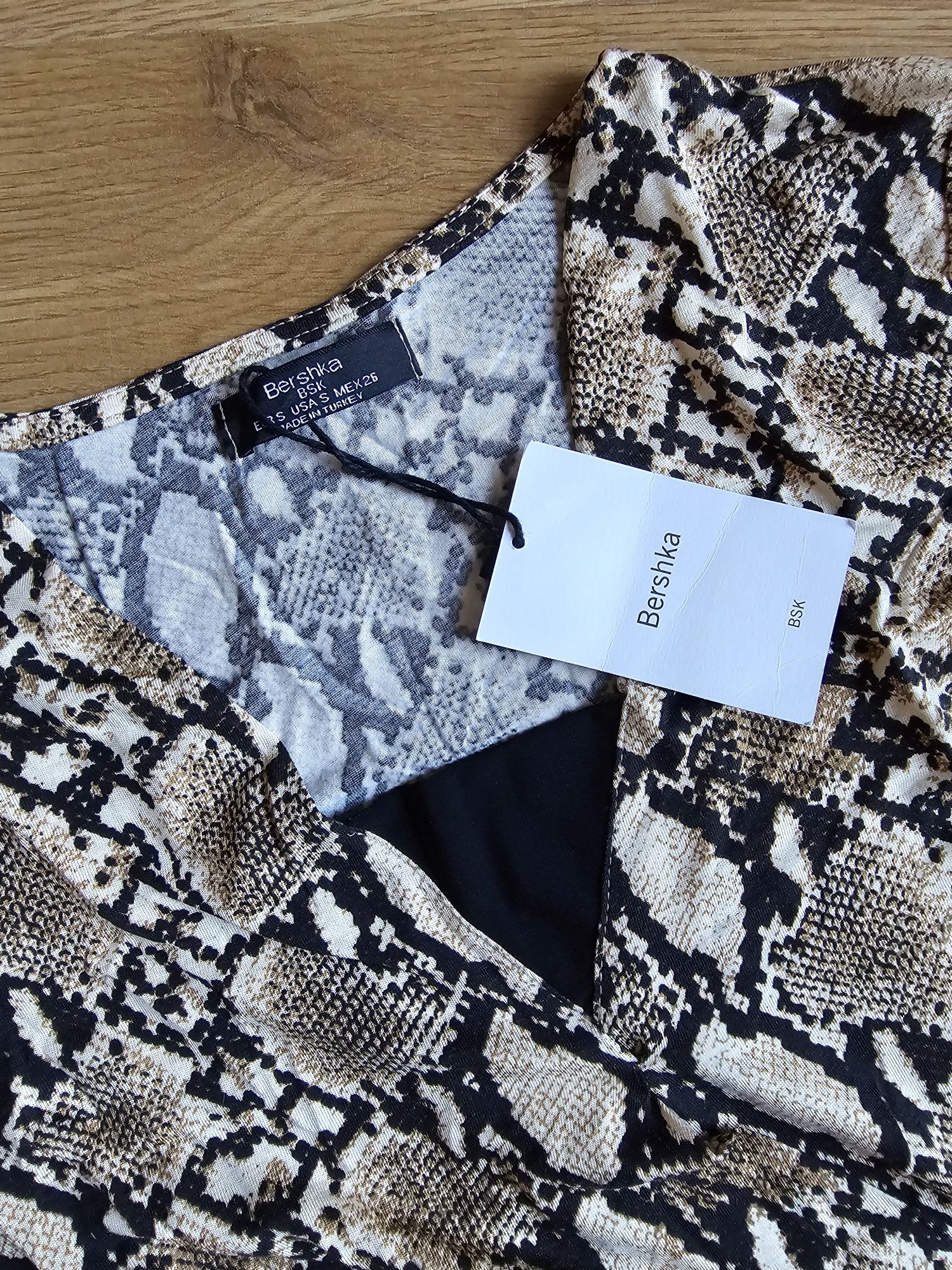 Nowe body bluzka w  w wężowy print Bershka S 36 długi rękaw wąż