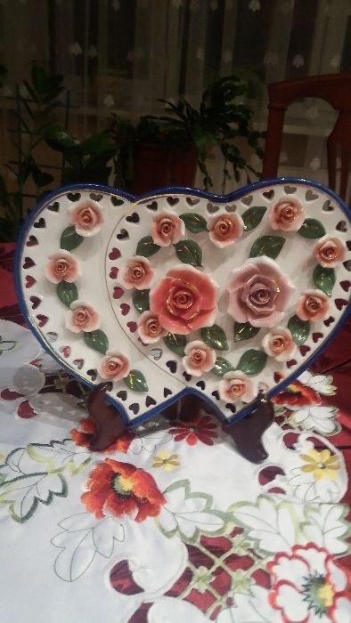 Сувенир " Два сердца" фарфор 20 * 25 см