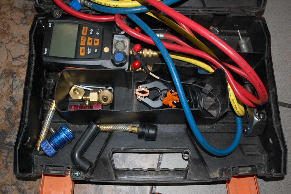 Manometr Testo 550 - elektroniczna oprawa zaworowa