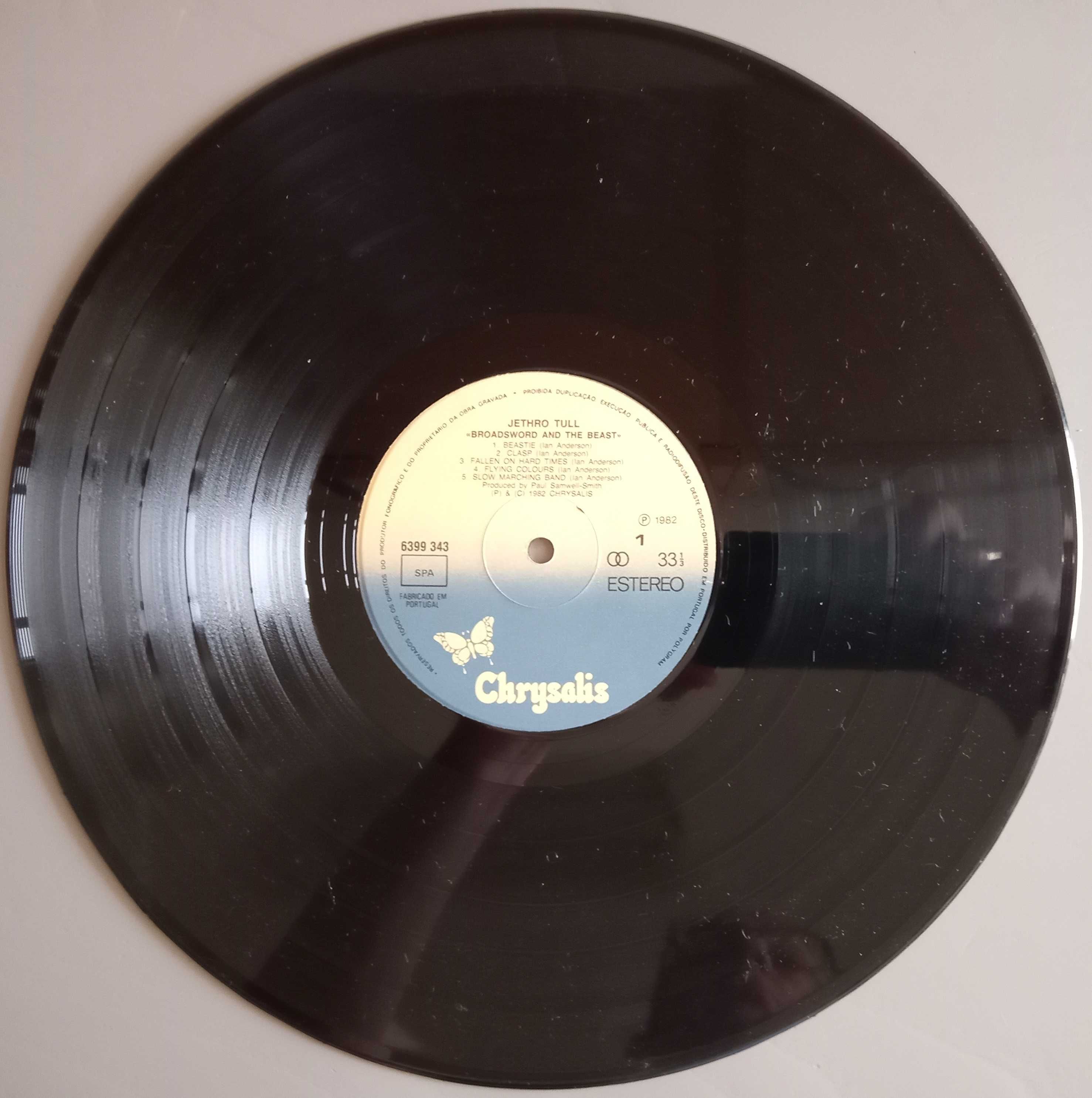 Jethro Tull - - - - - Broadsword and the Beast - - - - - LP