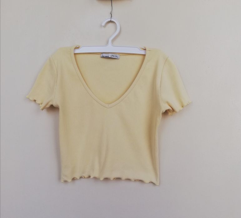 TOP amarelo - marca Pull&Bear - T. L