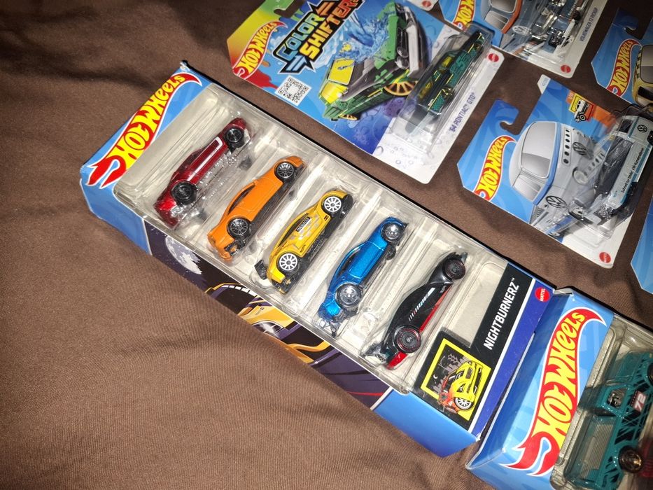 Колекція Hot Wheels 28 моделей нові