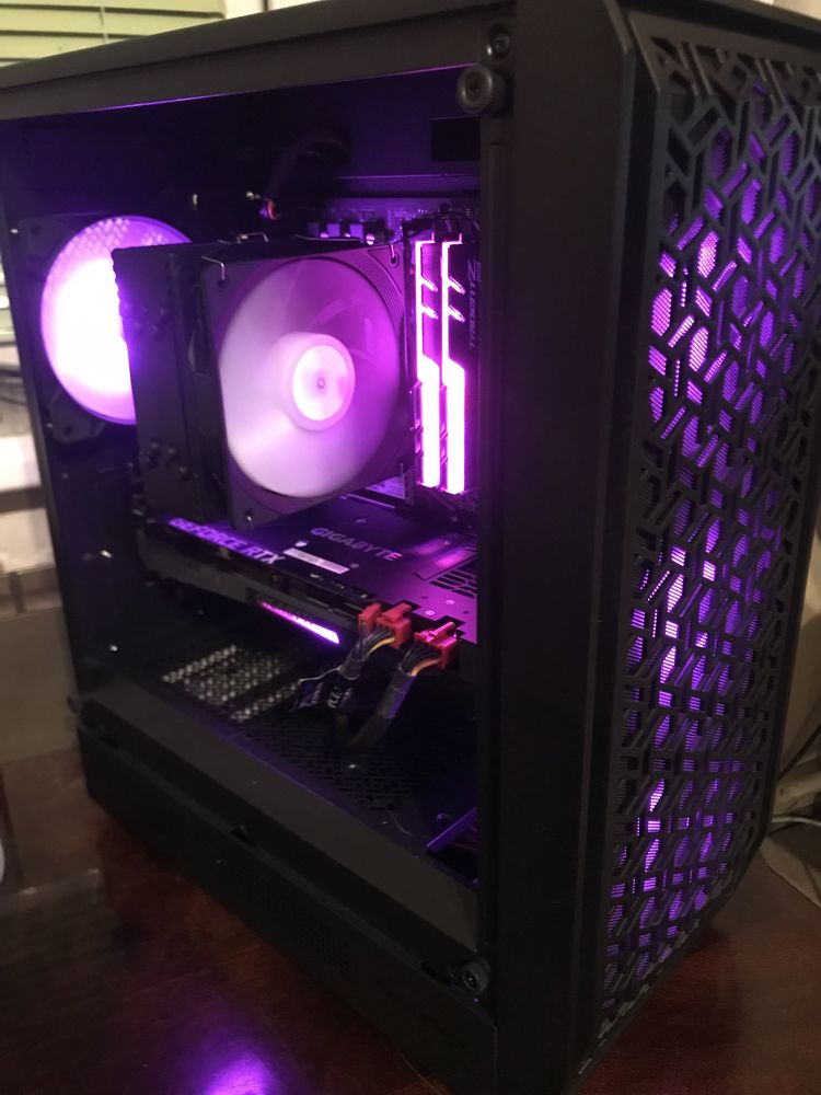 Rtx3070 Ryzen 5600 игровой компьютер.
