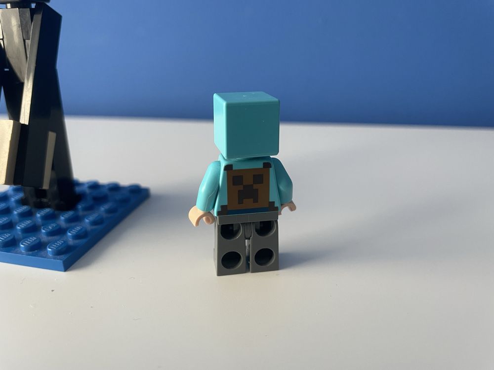 Lego Minecraft figurki z zestawu 21151