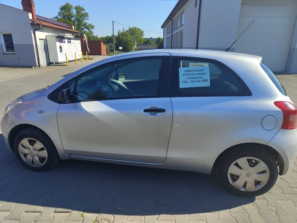 Toyota Yaris II 2007 r. 1.0 benzyna