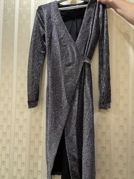 Святкова сукня на запах, розмір L/XL