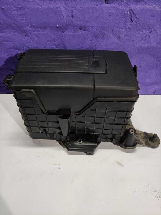 Поддон площадка аккумулятора кожух VW Passat B6